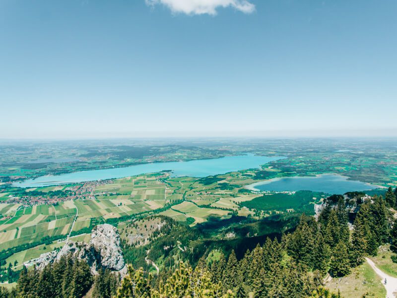 Blick vom Tegelberg auf den Forggensee und Bannwaldsee