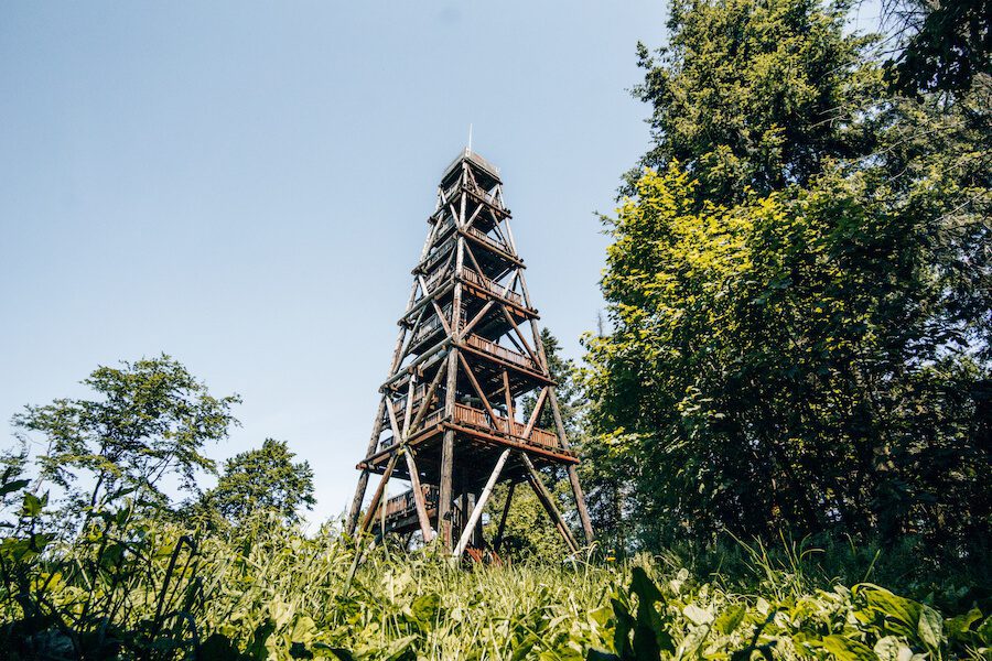 Der Ebersnackenturm auf dem Weserbergland-Weg
