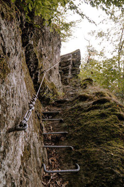 Steigeisen am Klettersteig Hölderstein