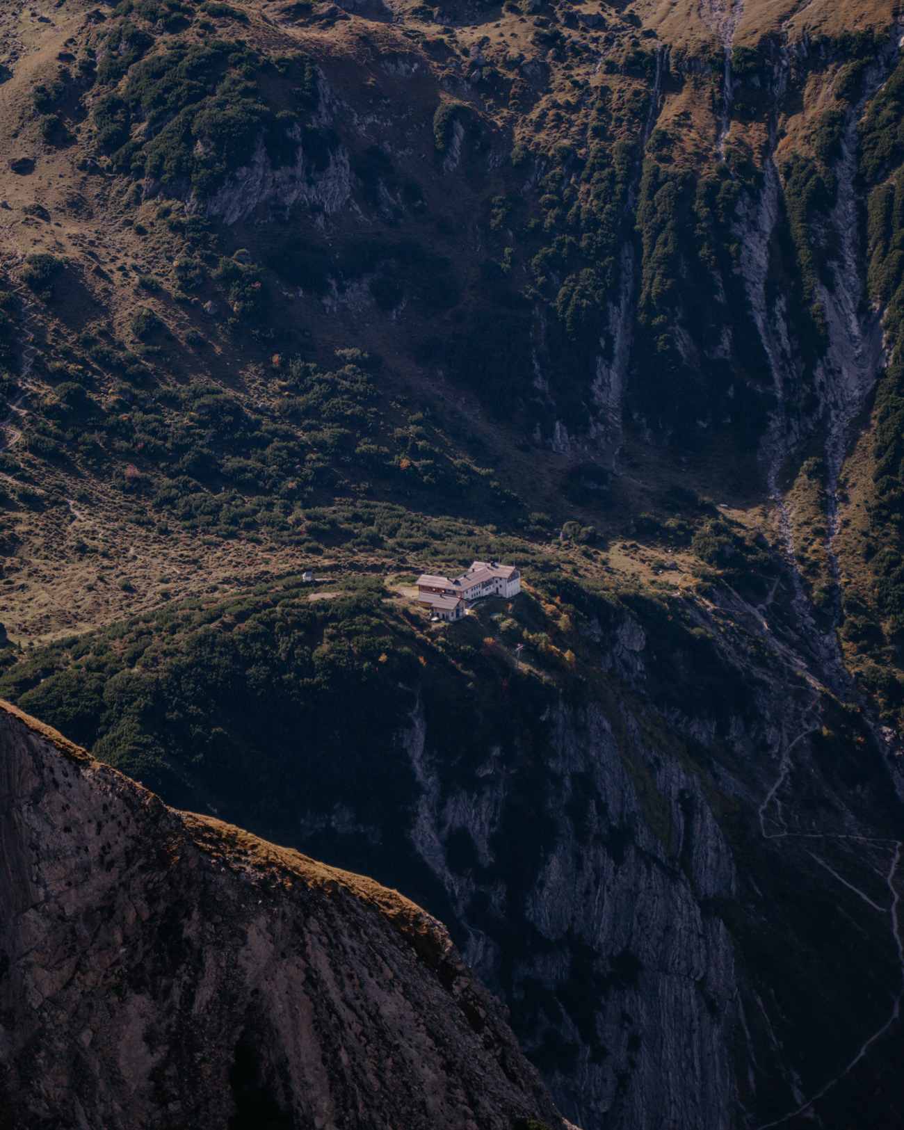 Blick auf die Hanauer Hütte von oben