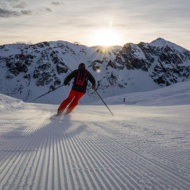 Sonnenaufgangs Skifahren Silvretta Montafon
