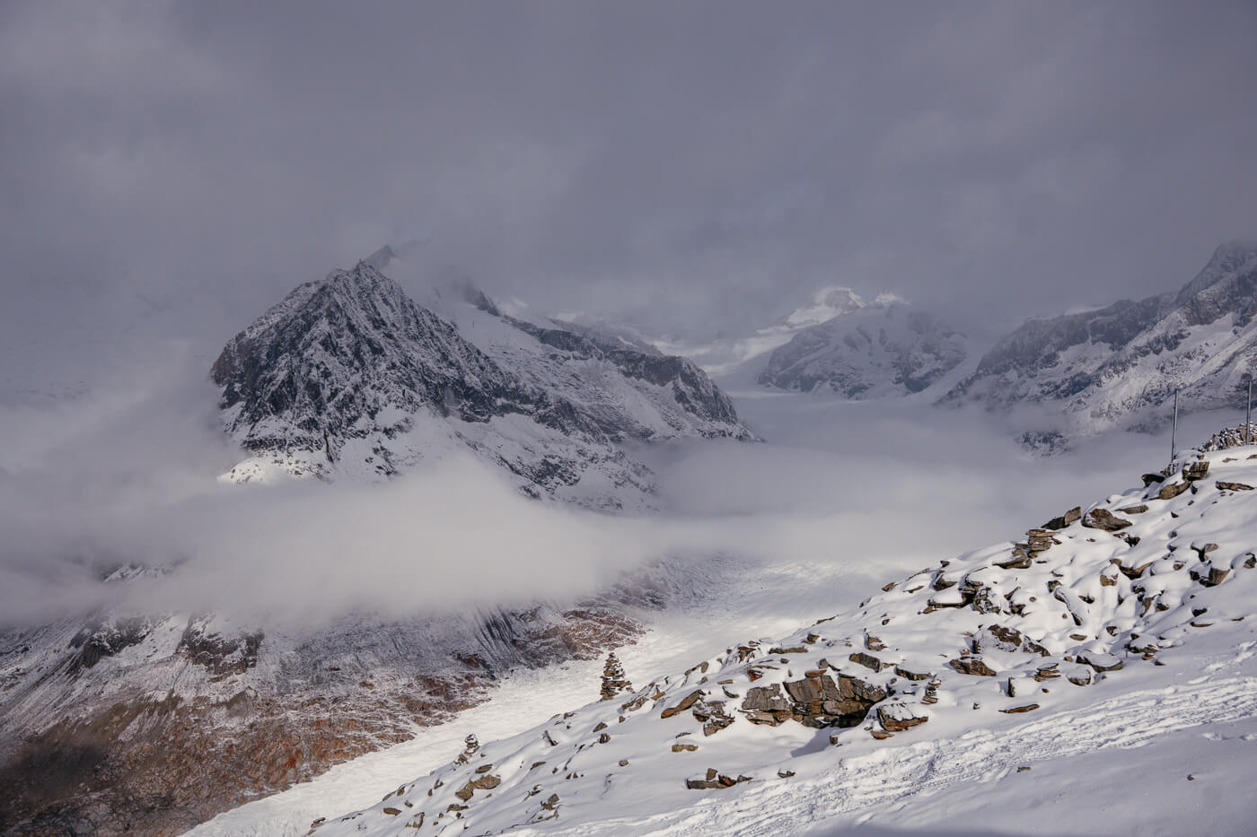 Blick auf den winterlichen Aletschgletscher